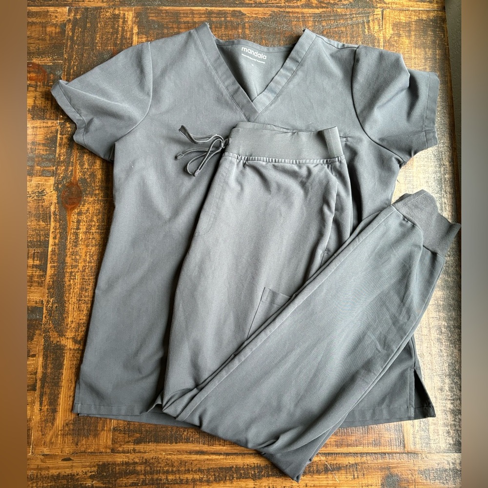 Gray Women’s Mandala Scrub Set